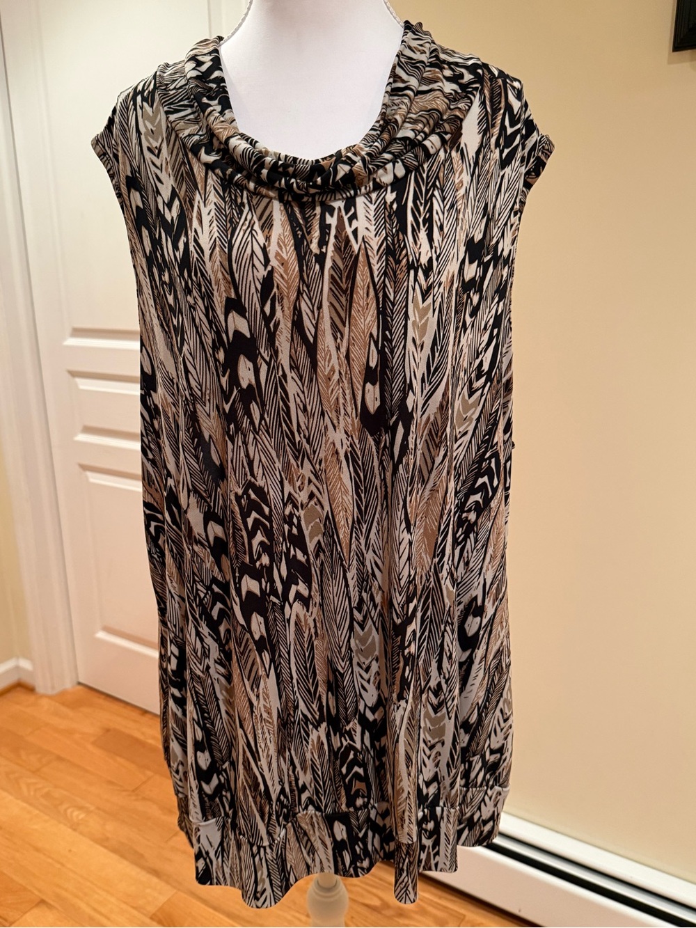 Susan Lawrence Sleeveless Cowl Neck Feather Print Top in Black, White & Tan